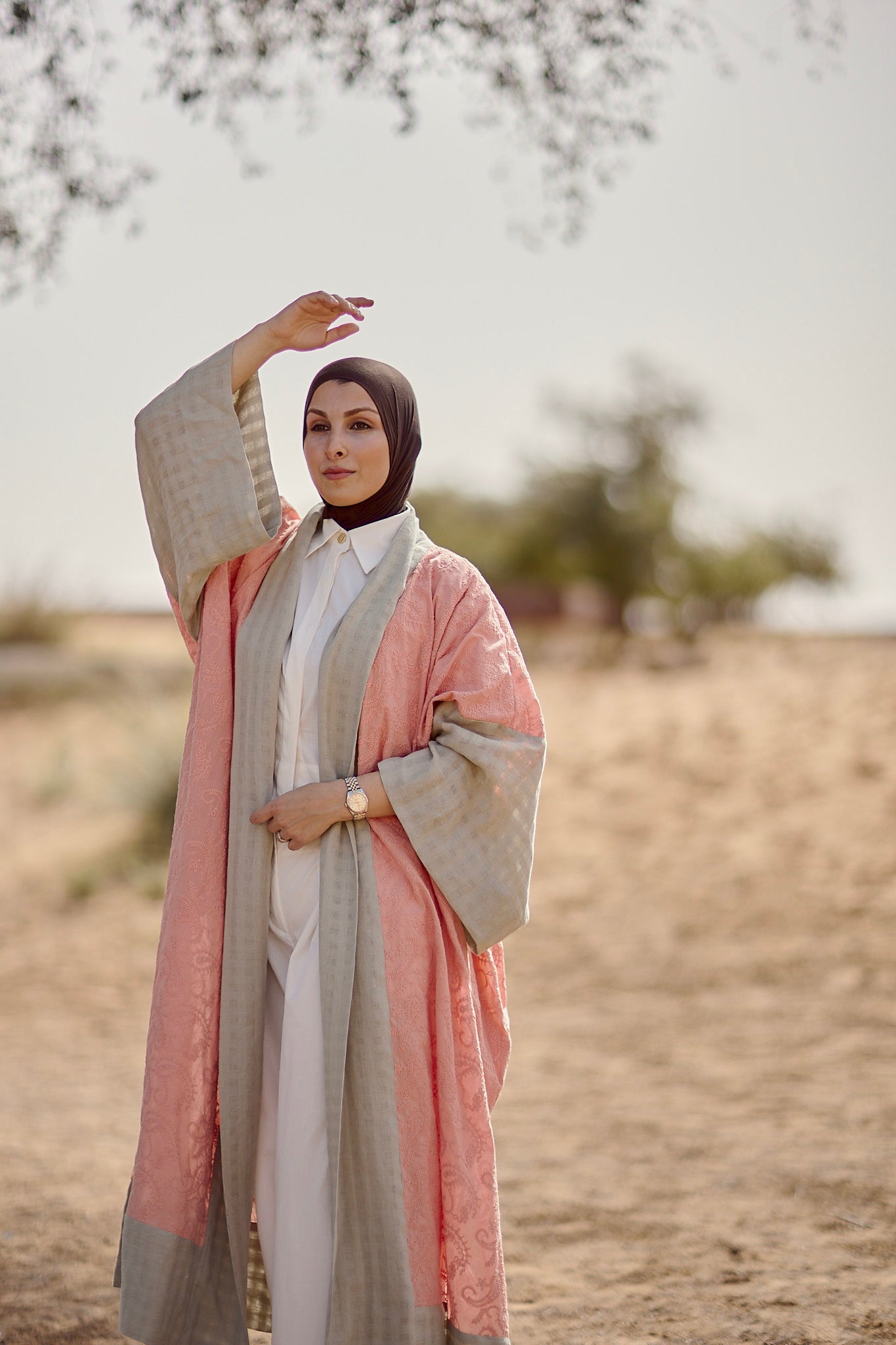 Anya shawl Abaya - Pink Thread-work