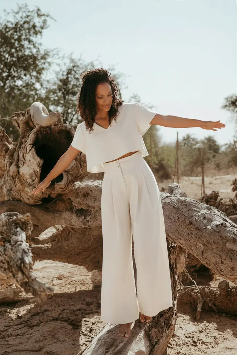 AMELIA ITALIAN LINEN SET OFF WHITE. MADE IN DUBAI. SUSTAINABLY U
