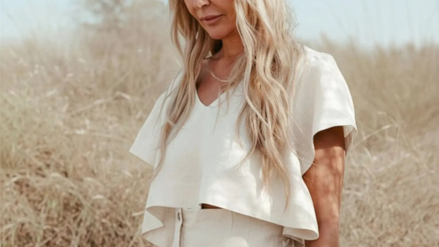 Aisha short set in white | sustainably U | Italian linenslider_item_n7AFXa