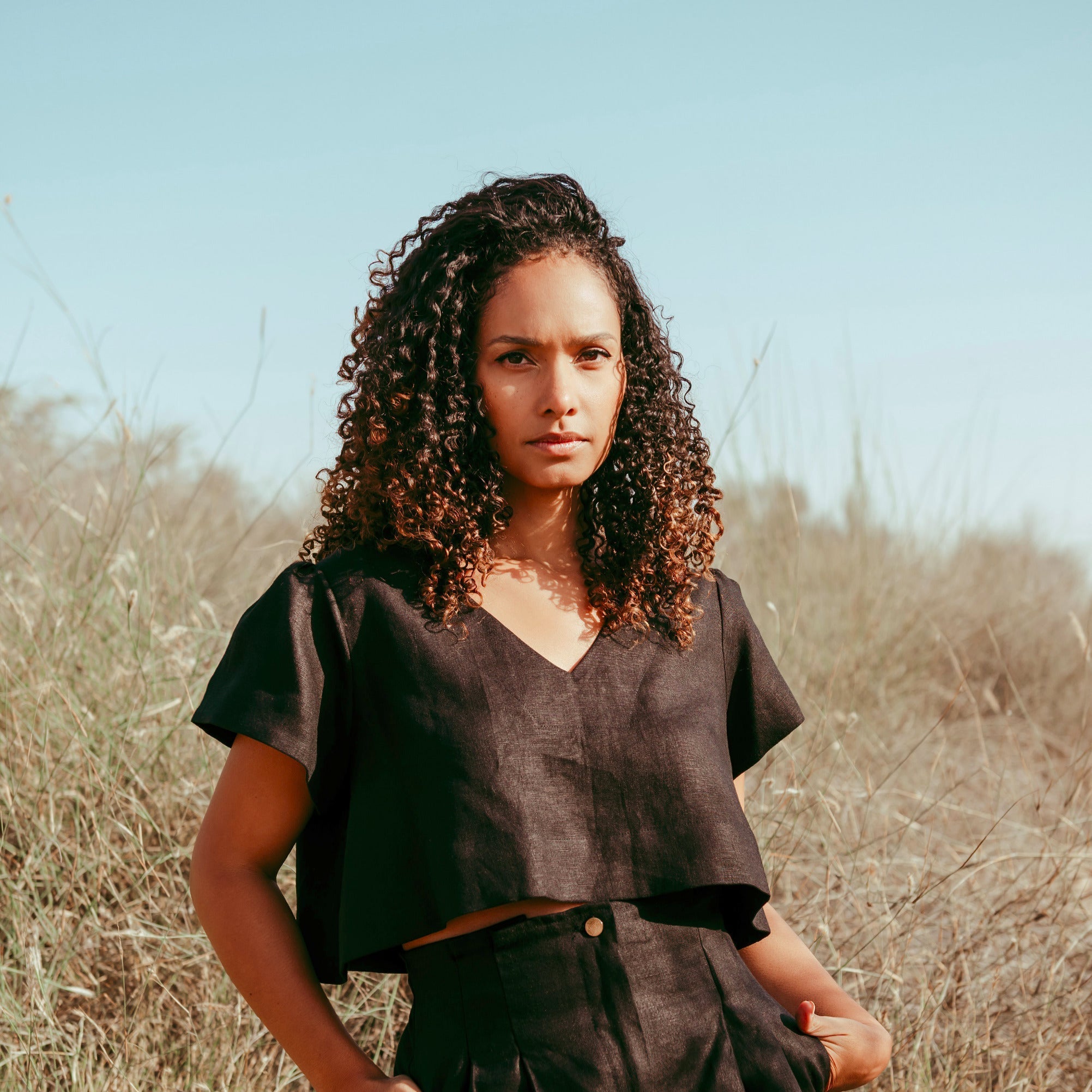 Pleated high-waisted Italian linen shorts. Made in Dubai. Sustainable fashion. Slow Fashion.