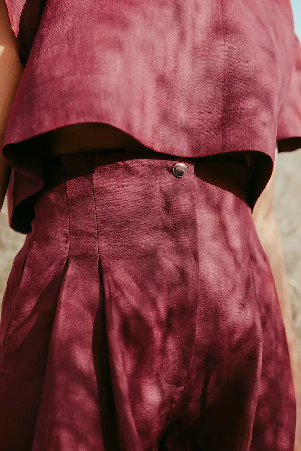 Pleated high-waisted Italian linen shorts set. Sustainably U