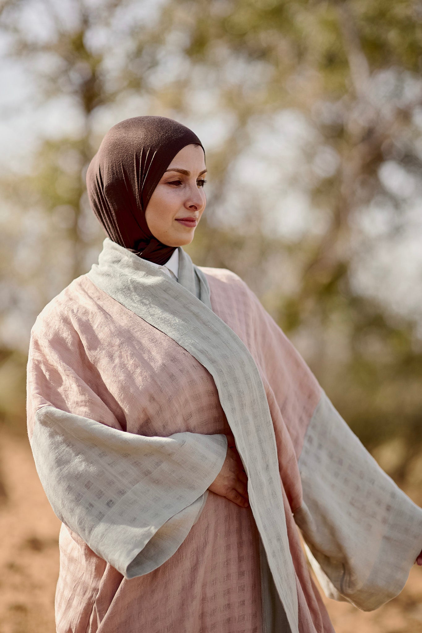 Anya Shawl Abaya in Dusty Pink Italian Linen, sustainable women's abaya handmade in Dubai | Sustainably U