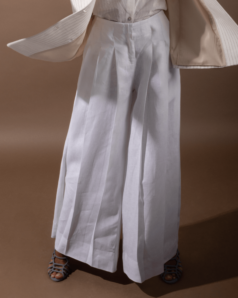 Kiana is the perfect 100% Irish linen pants to look and feel comfortably. Sustainable Fashion. Made in Dubai