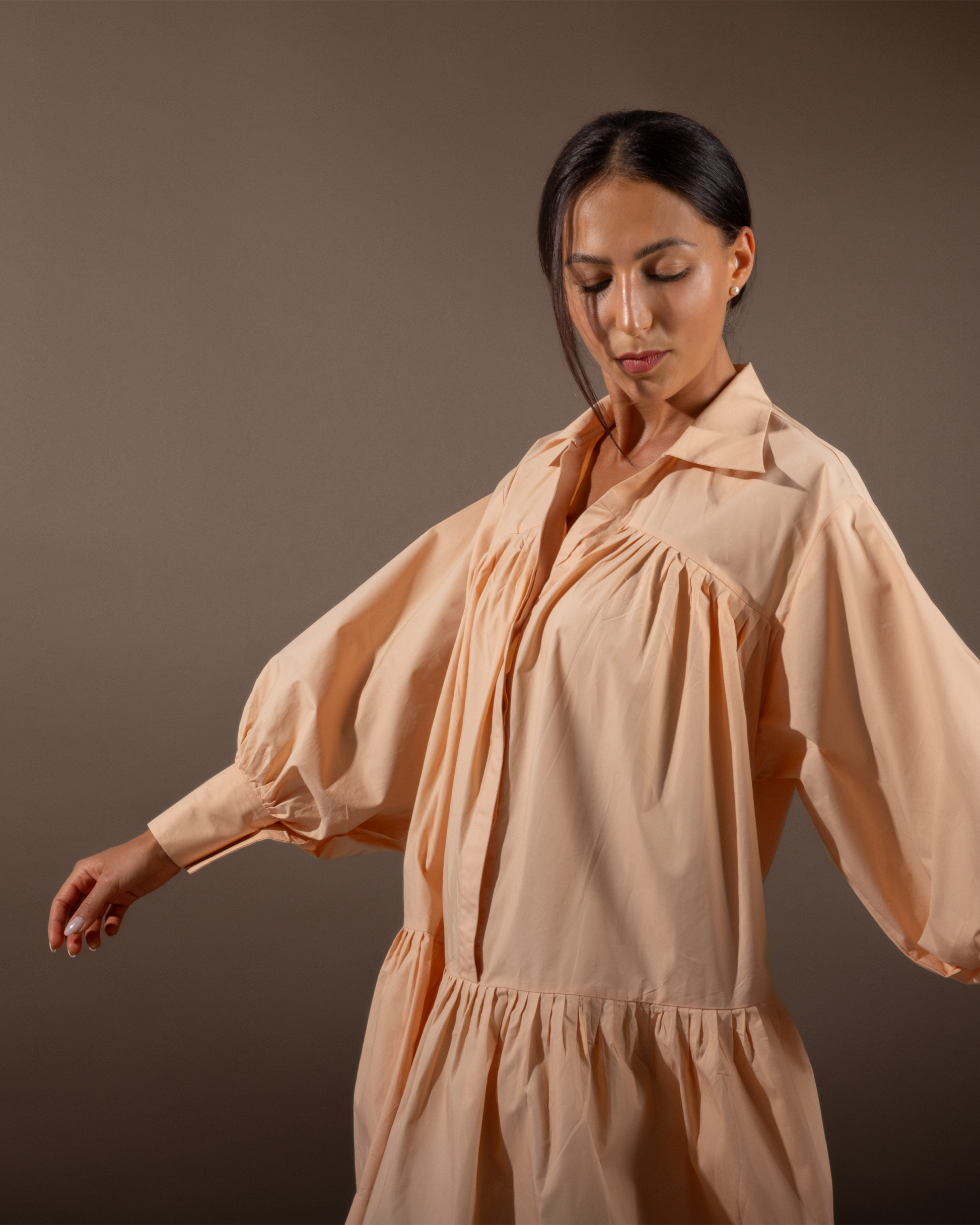 Lei Dress in Organic Cotton Poplin, sustainable women's dress handmade in Dubai | Sustainably U